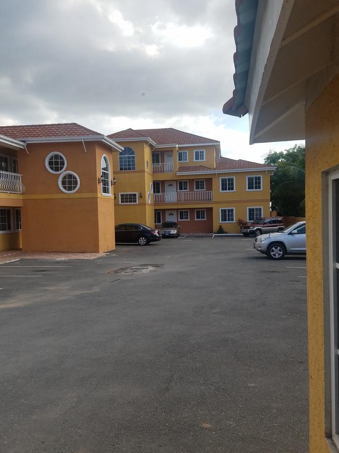 Ei Gabriel Kingston Jamaica Apartment Bagian luar foto